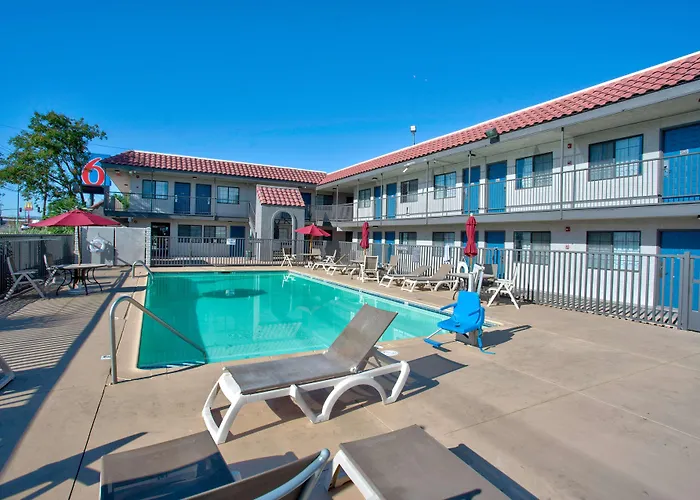 Hotel 6 Tucson, Az - East Williams Center 3*